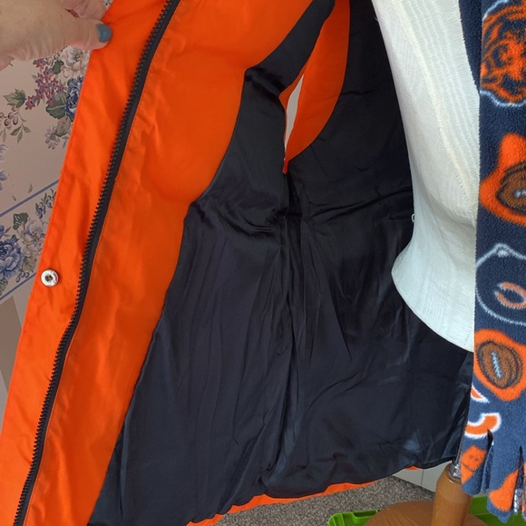 Chicago Bears Fan Package!! NWT puffer vest in L, foam hat, cap, shorts & more! - Picture 15 of 17